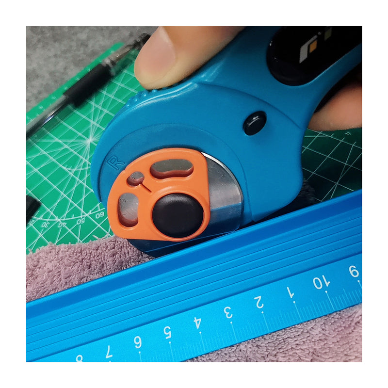Universal Crafts 45mm Rotary Cutter