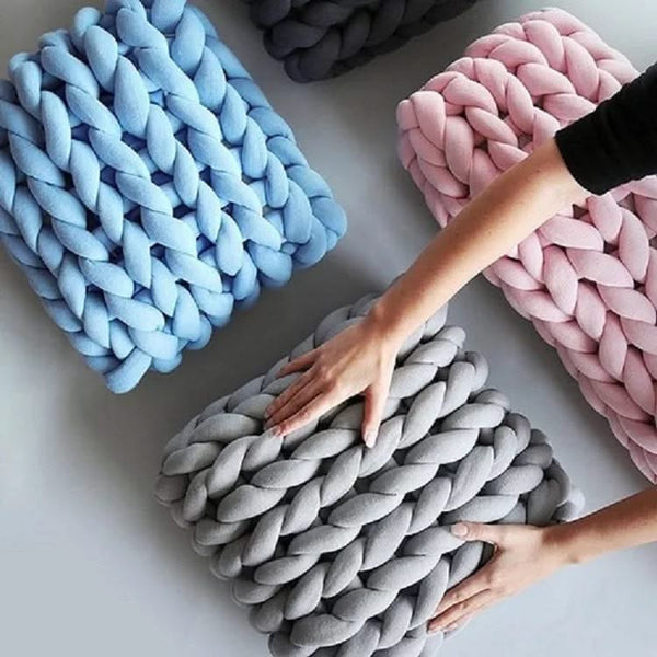 Poppy Crafts Super Chunky Hand Knitting Yarn 500g - Velvet - Off White