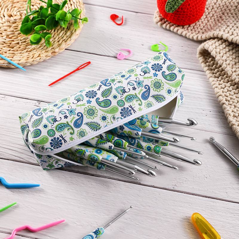 Poppy Crafts Crochet Hook Set - Paisley