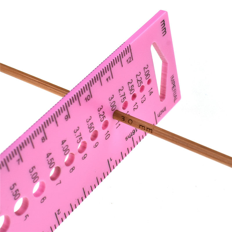 Universal Crafts Knitting Needle Gauge Ruler cm/inch