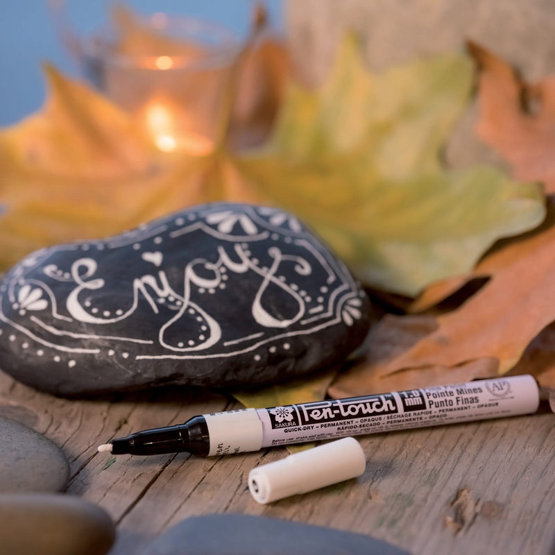 Sakura Pen-touch Marker - Fine 1mm - White