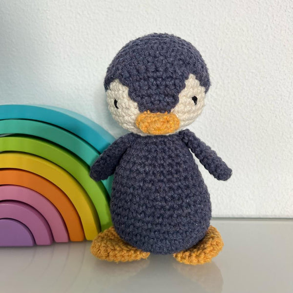 Hoooked Amigurumi DIY Kit  with Eco Barbante Yarn Penguin Frosty